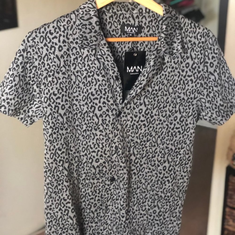 Boohoo Man Leopard Print Shirt (M)  new w/ tag